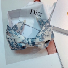 CHRISTIAN DIOR